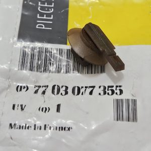 Presilha Plastica Fixação Renault Duster Master II - 7703077355