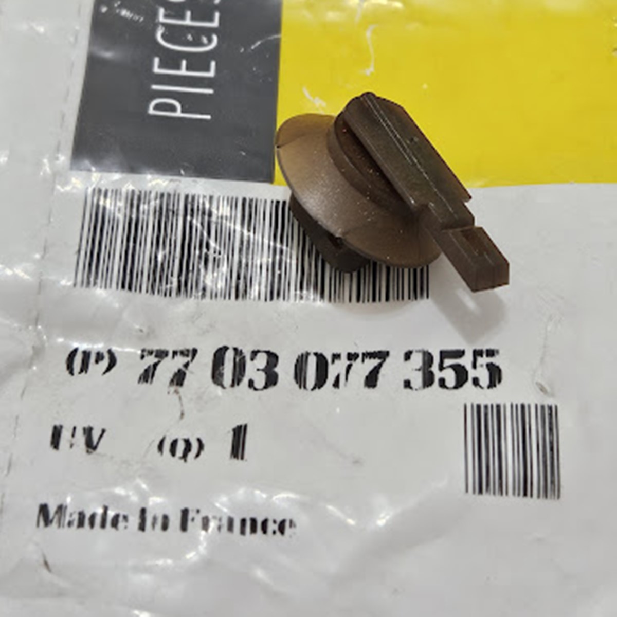 Presilha Plastica Fixação Renault Duster Master II - 7703077355